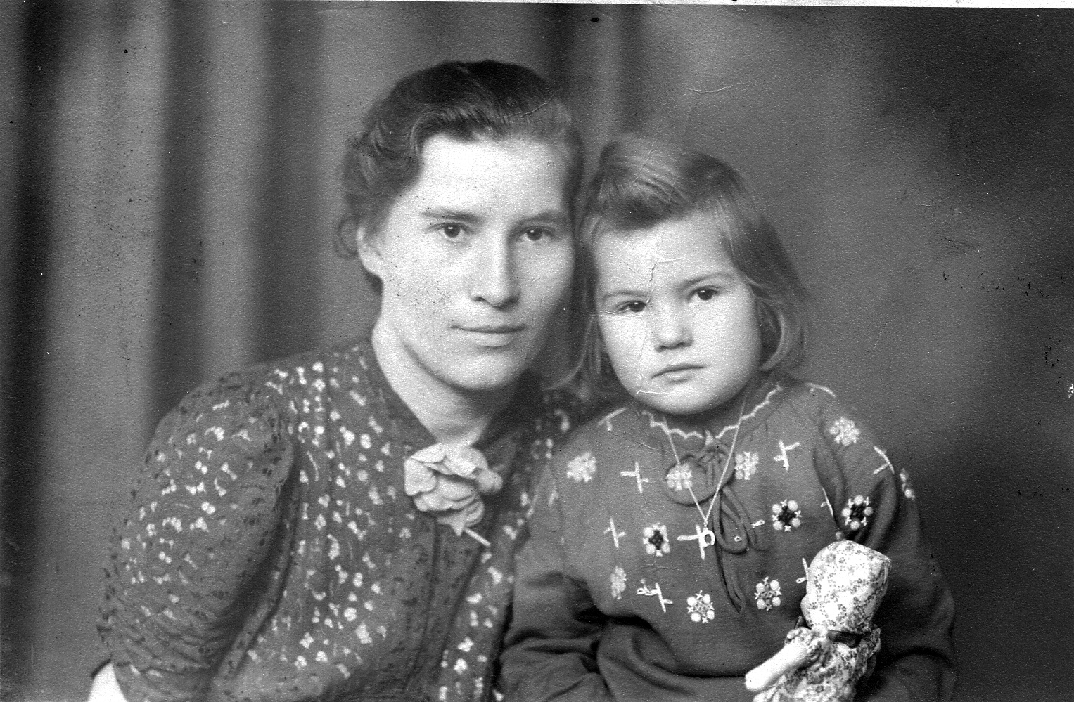 Oma Liesbeth mit Christa